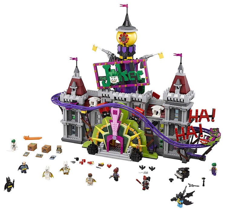 LEGO The LEGO Batman Movie: The Joker Manor - 3444 Piece Building Kit [LEGO, #70922]