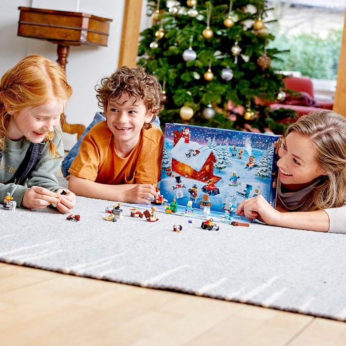 LEGO City: Advent Calendar (2019 Edition) - 234 Piece Building Kit [LEGO, #60235]