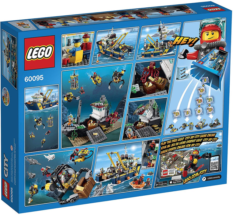 LEGO City: Deep Sea Exploration Vessel - 717 Piece Building Kit [LEGO, #60095]