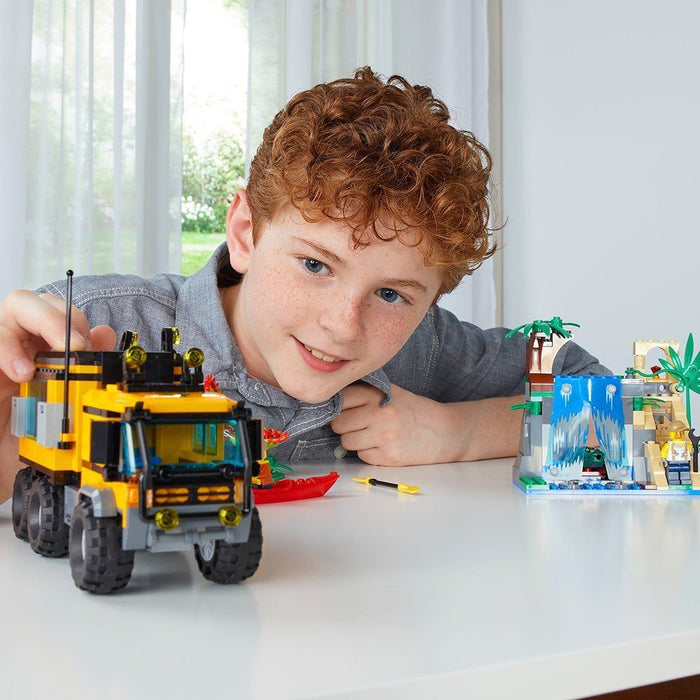 LEGO City: Jungle Mobile Lab - 426 Piece Building Kit [LEGO, #60160]