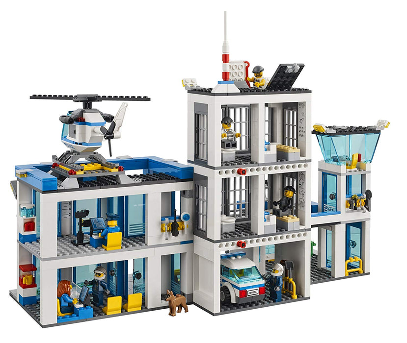 LEGO City: Police Station - 854 Piece Building Set [LEGO, #60047]