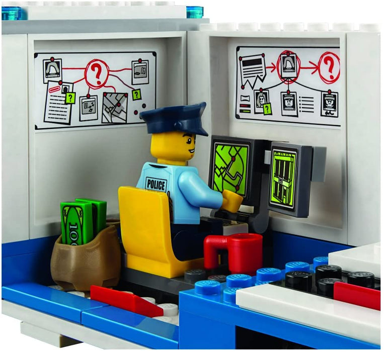LEGO City: Mobile Command Center - 374 Piece Building Kit [LEGO, #60139]]