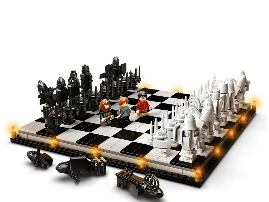 LEGO Harry Potter: Hogwarts Wizard's Chess - 876 Piece Building Kit [LEGO, #76392]